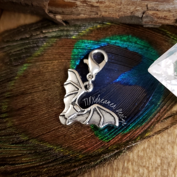 5/$25 Gothic Horror Vampire Bat Charm for Bracelet~Planner~Zipper~Witch~Dracula~ - Picture 1 of 9